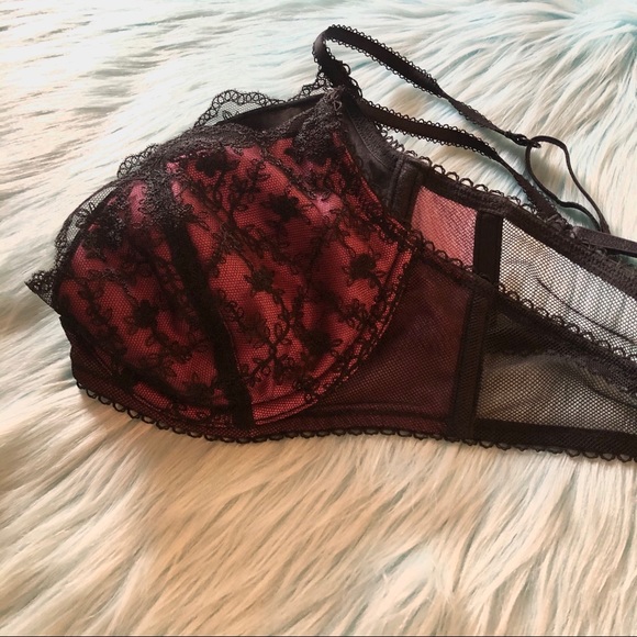 NWOT~VS. 36B Bra🖤 - Picture 8 of 16